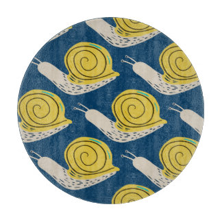 Schnecken Silhouetten: gelb, rosa Muster. Schneidebrett