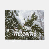 Schnee auf Evergreen Branchen Fußmatte (Vorderseite)