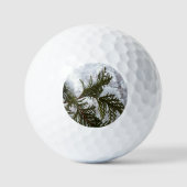 Schnee auf Evergreen Branchen Golfball (Vorderseite)