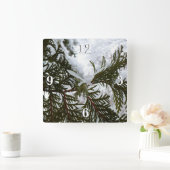 Schnee auf Evergreen Branchen Quadratische Wanduhr (Zuhause)