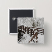 Schnee bedeckte hölzerne Brücke Button (Vorne & Hinten)