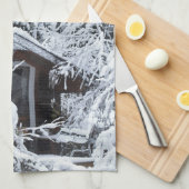 Schnee bedeckte Hütte in den Gärten Geschirrtuch (Viertel Falte)