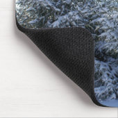 Schnee beladene immergrüne Gruppierung Mousepad (Ecke)