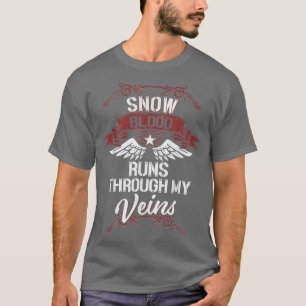 Schnee Blut fließt durch meine Adern Nachname Fami T-Shirt