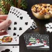 Schnee fällt auf Kardinal, Schneemann und Pine Tre Spielkarten (In Situ)