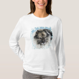 Schnee im Gesichtkeeshond-T-Shirt T-Shirt