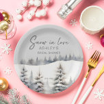 Schnee in der Liebe Kiefernwald Brautparty Pappteller<br><div class="desc">Schnee in der Liebe Winter Kiefernwald Brautparty Geschirr Vorlagenpapier Teller,  pastellfarben staubigen Salbei grüne Aquarellkiefern Einladung für Winterthemen Brautparty personalisiert Party Teller.</div>