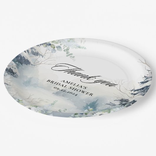 Schnee in der Liebe staubblaues Winter Brautparty Pappteller (Schrägansicht)