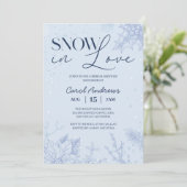 Schnee in der Liebe Winter Blue Winter Brautparty Einladung (Stehend Vorderseite)