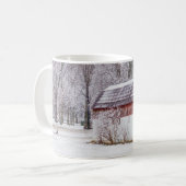 Schnee in der Roten Scheune Kaffeetasse (Vorderseite Links)