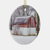 Schnee in der Roten Scheune Keramik Ornament (Rechts)