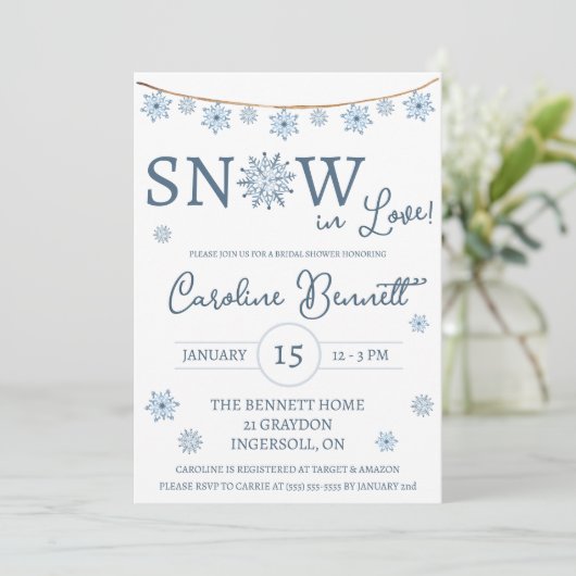 SCHNEE IN Liebe! Blue Snowflake Brautparty Einladung (Stehend Vorderseite)