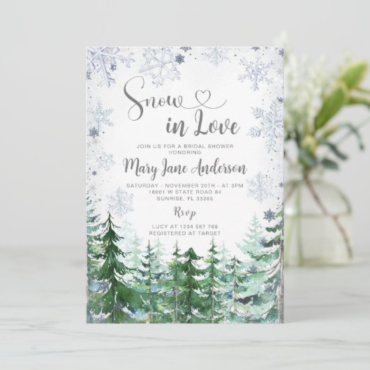 Schnee in Liebe Pine Tree Snowflake Brautparty Einladung (Stehend Vorderseite)