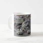 Schnee-Leopard-CUB-Sitzen Kaffeetasse (Vorderseite Links)