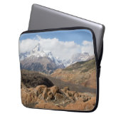 Schnee-Mit einer Kappe bedeckte Berge Laptopschutzhülle (Vorderseite Links)