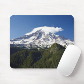 Schnee mit einer Kappe bedeckter Berg mit blauem Mousepad (Mit Mouse)