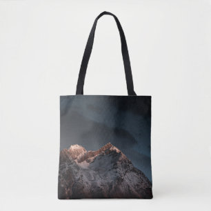 SCHNEE ÜBERDECKTER BERG UNTER BLAUEM HIMMEL TASCHE