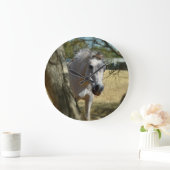 Schnee Weiß das Pferd, große Uhr rund um die Wand. (Zuhause)