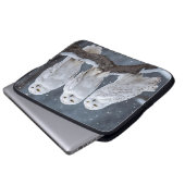 Schneeaugen auf Baumzweig Laptopschutzhülle (Vorne Knopf)