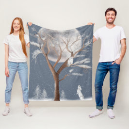 Schneeauschale im Winterbaum und sonnig Fleecedecke