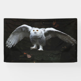 Schneeauwl mit offenem Flügel bnrcnm Banner
