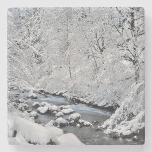 Schneebach White Creek landschaftlich, Oregon Steinuntersetzer