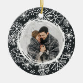 Schneeball | Doppelseitiges Foto Name & Jahr Keramik Ornament (Vorne)