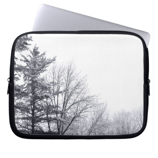 Schneebäume: Horizontal Laptopschutzhülle (Vorderseite)