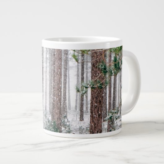 Schneebäume Jumbo-Tasse (Vorderseite Rechts)
