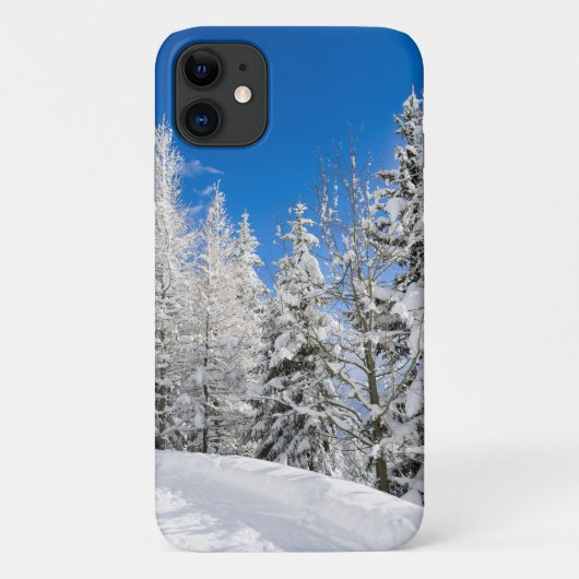 Schneebäume unter einem klaren blauen Himmel Case-Mate iPhone Hülle (Rückseite)