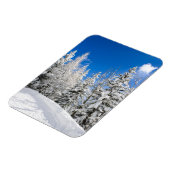 Schneebäume unter einem klaren, blauen vertikalen magnet (Linke Seite)