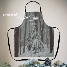 Schneebedeckte Bäume im scheußlichen Winterwald