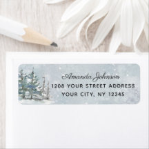 Schneebedeckte Bäume im Winter