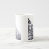 Schneebedeckte Bäume: Vertikal Porzellantasse (Vorderseite)
