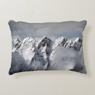 SCHNEEBEDECKTE BERGE DEKOKISSEN