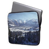 SCHNEEBEDECKTE BERGE LAPTOPSCHUTZHÜLLE (Vorderseite Links)