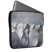 SCHNEEBEDECKTE BERGE LAPTOPSCHUTZHÜLLE (Vorne Rechts)