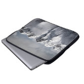 SCHNEEBEDECKTE BERGE LAPTOPSCHUTZHÜLLE (Vorne Knopf)