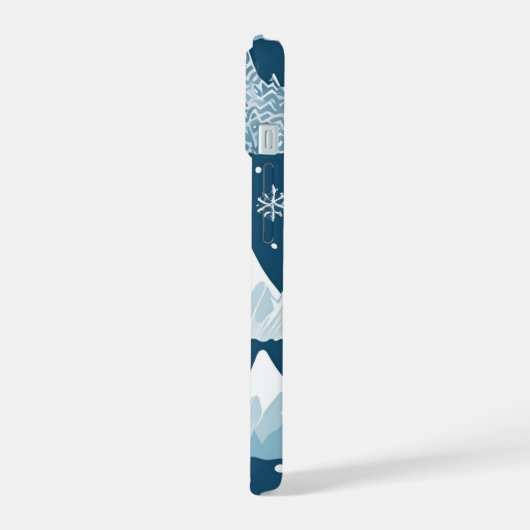 Schneebedeckte Berge mit Kiefernwäldern Schneefloc iPhone 15 Hülle (Linke Seite)