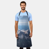 SCHNEEBEDeckte BERGE Schürze (Getragen)