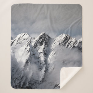 SCHNEEBEDECKTE BERGE SHERPADECKE