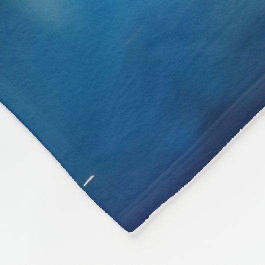 Schneebedeckte Berge und See Fleecedecke (Ecke)