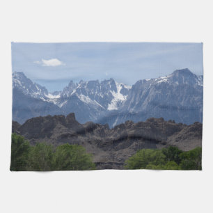 Schneebedeckte Berge von Lone Pine  Geschirrtuch