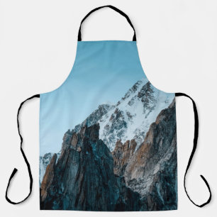 SCHNEEBEDeckte BERGE WÄHREND DES TAGES Schürze
