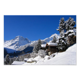 Schneebedeckte Blockhütten in der Schweiz Fotodruck