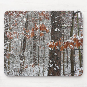 Schneebedeckte Eichen - Winterlandschaftsfotografi Mousepad