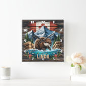 Schneebedeckte Gipfel und kanadischer Biber Quadratische Wanduhr (Zuhause)