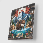 Schneebedeckte Gipfel und kanadischer Biber Quadratische Wanduhr (Winkel)