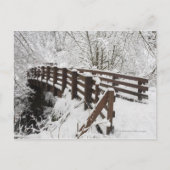 Schneebedeckte Holzbrücke Postkarte (Vorderseite)
