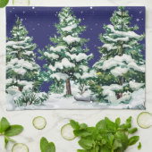 Schneebedeckte immergrüne Bäume mit Schneefall Geschirrtuch (Gefaltet)